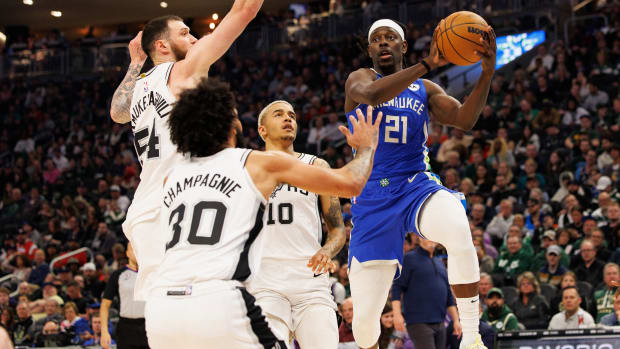 Jrue Holiday Champagnie Mamu Sochan